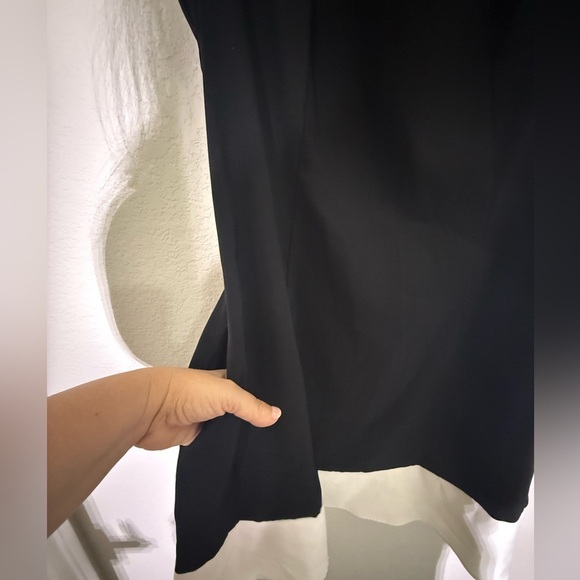 Elegant Black and White Sleeveless Sheeth Dress with Pocjets, size 16 - Picture 8 of 8